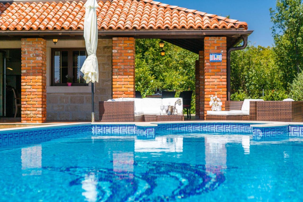 Villa Kamenica Kras Luaran gambar